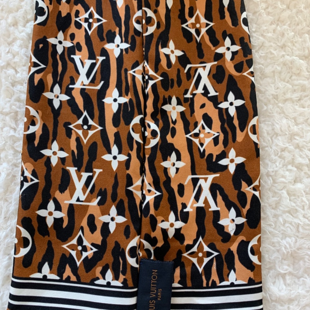 LOUIS VUITTON MONOGRAM GIANT JUNGLE BANDEAU - M73648 - Picture 8 of 15